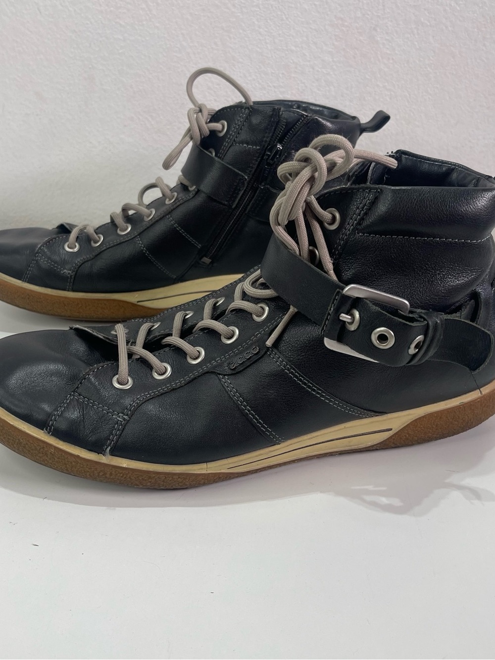 ECCO Soft Black Leather Ankle Boots Sneaker Women 10 (41 ) Buckle Skater Grunge